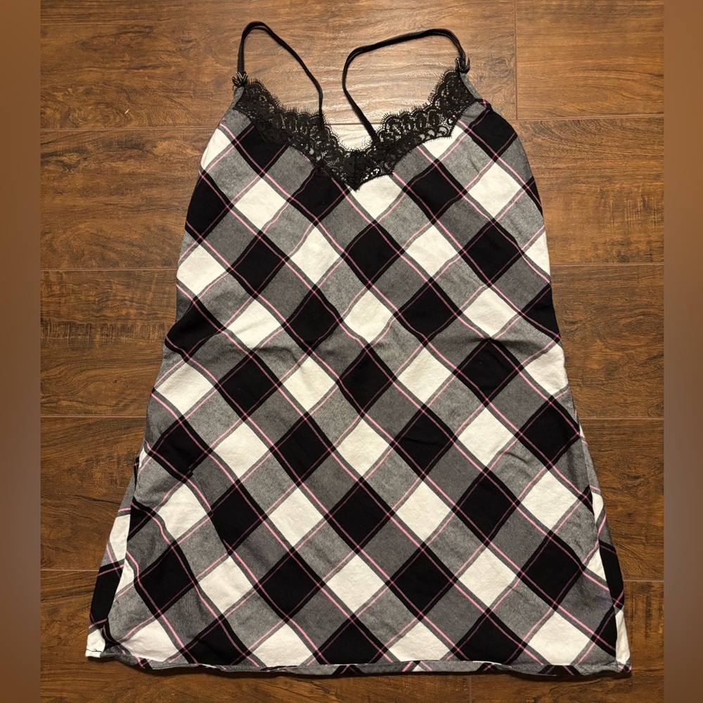 Victoria's Secret Black and White Flannel Plaid Chemise Small